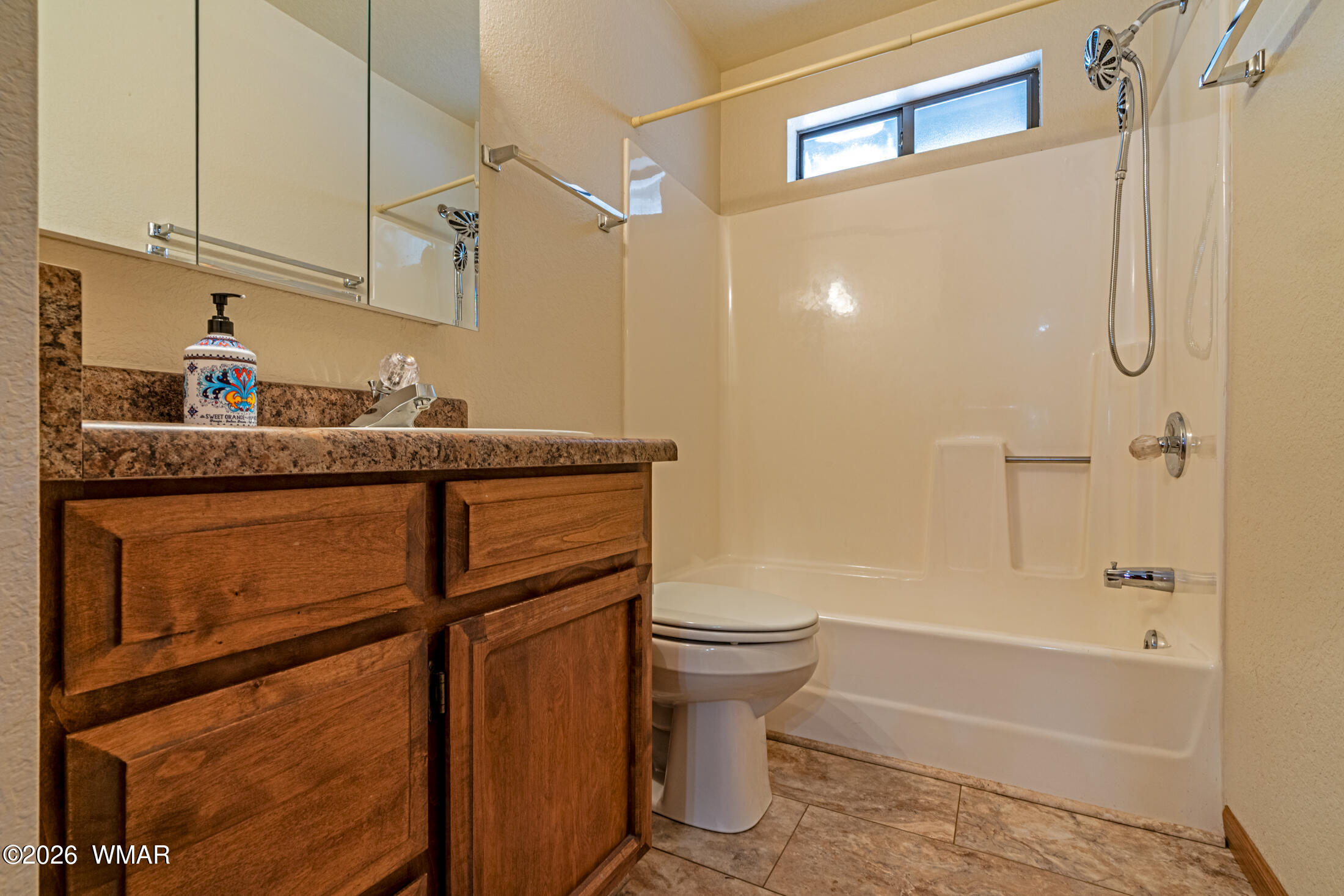 3225 Turkey Track Road Pinetop, AZ 85935 - Photo 10 of 25 guest bathroom