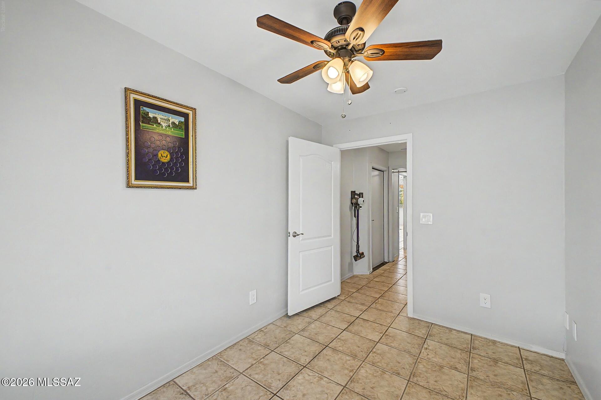 301 West Greys Road Tucson, AZ 85737 - Photo 27 of 34 Office
