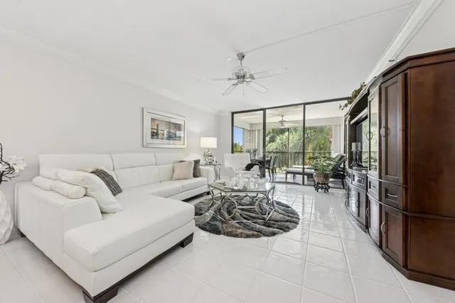 $475,000 | 6562 Boca Del Mar Drive, Unit 321, Boca Raton, FL 33433