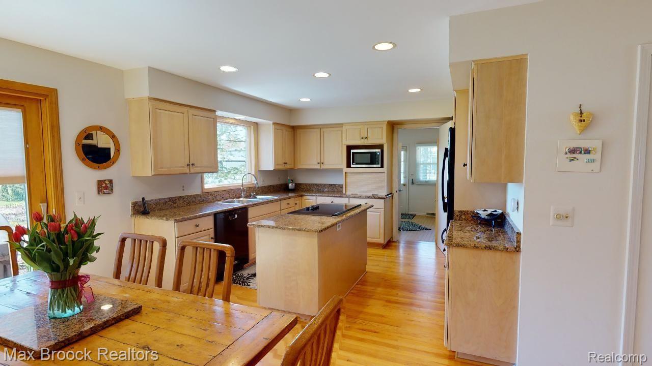 4146 Nearbrook Road Bloomfield Hills, MI 48302 - Photo 12 of 67 Kitchen.jpg