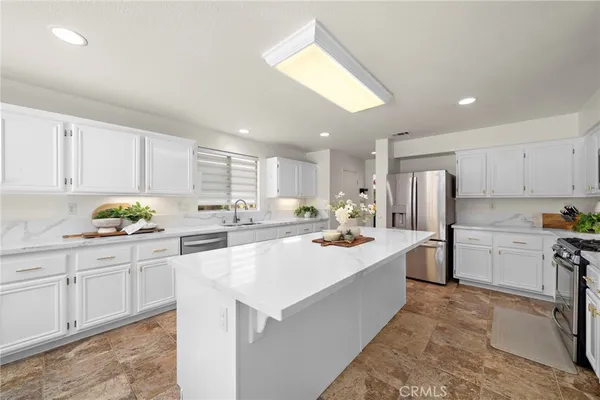 $1,050,000 | 444 Appleby Street, Corona, CA 92881