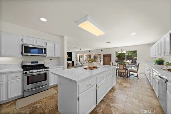 $1,050,000 | 444 Appleby Street, Corona, CA 92881