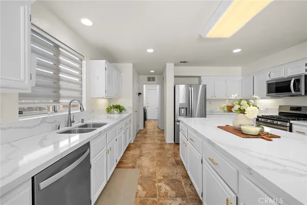 $1,050,000 | 444 Appleby Street, Corona, CA 92881