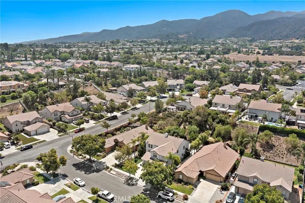 $1,050,000 | 444 Appleby Street, Corona, CA 92881