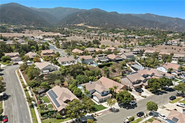 $1,050,000 | 444 Appleby Street, Corona, CA 92881