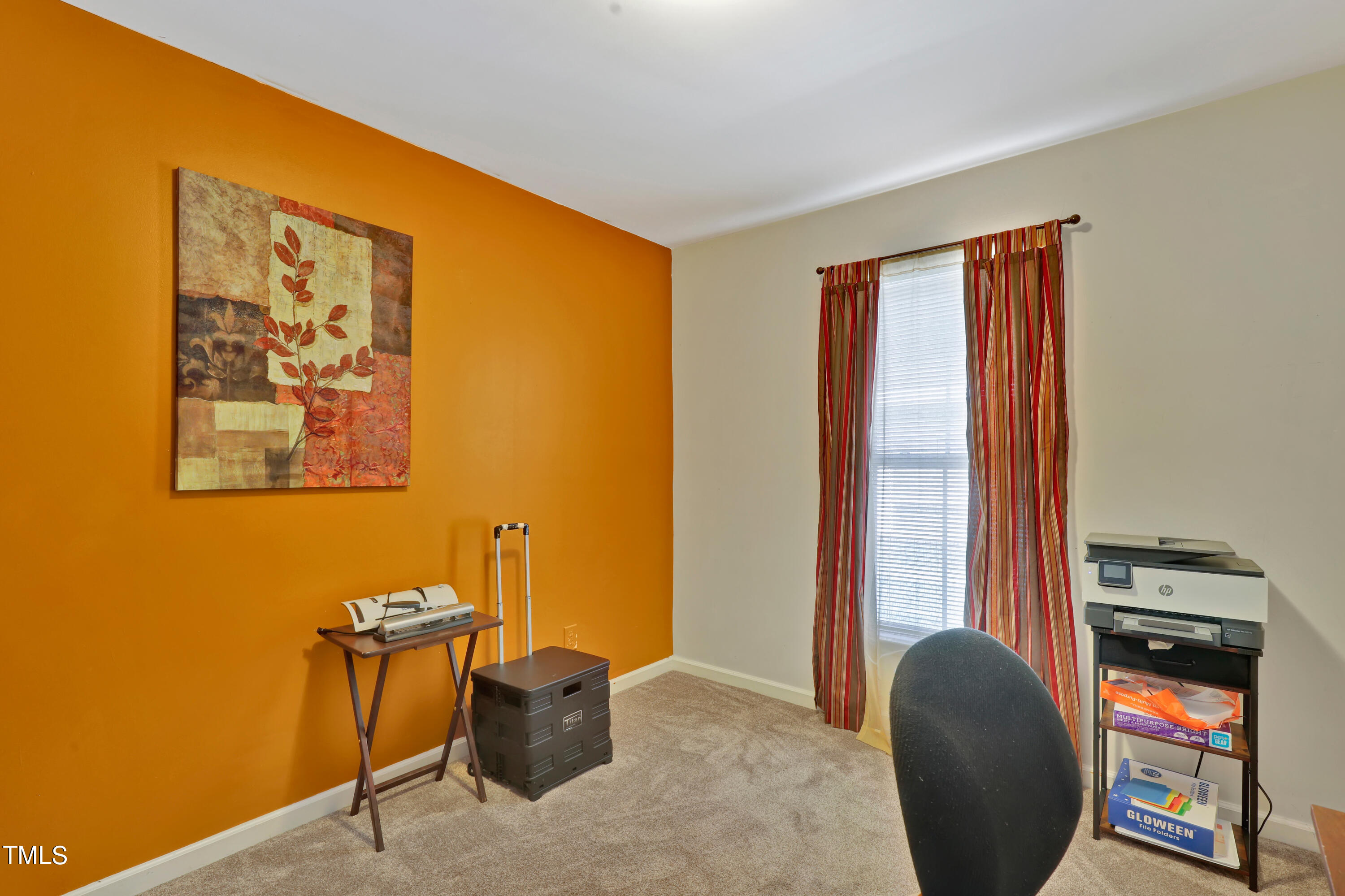 603 East Martin Street Raleigh, NC 27601 - Photo 18 of 25 a workspace with furniture and window