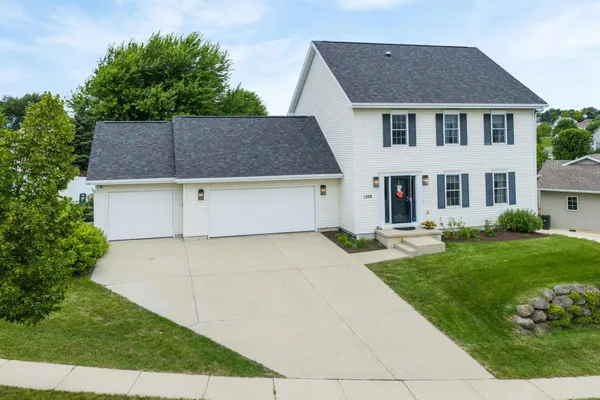 $475,000 | 1208 Temple Drive, Mount Horeb, WI 53572