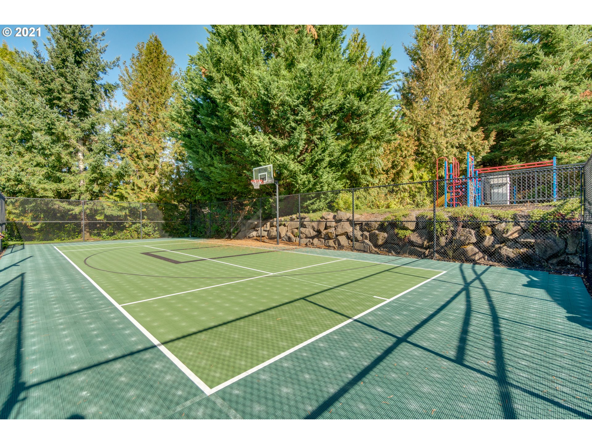 555 Springtree Lane West Linn, OR 97068 - Photo 22 of 26 Gallery Image 22