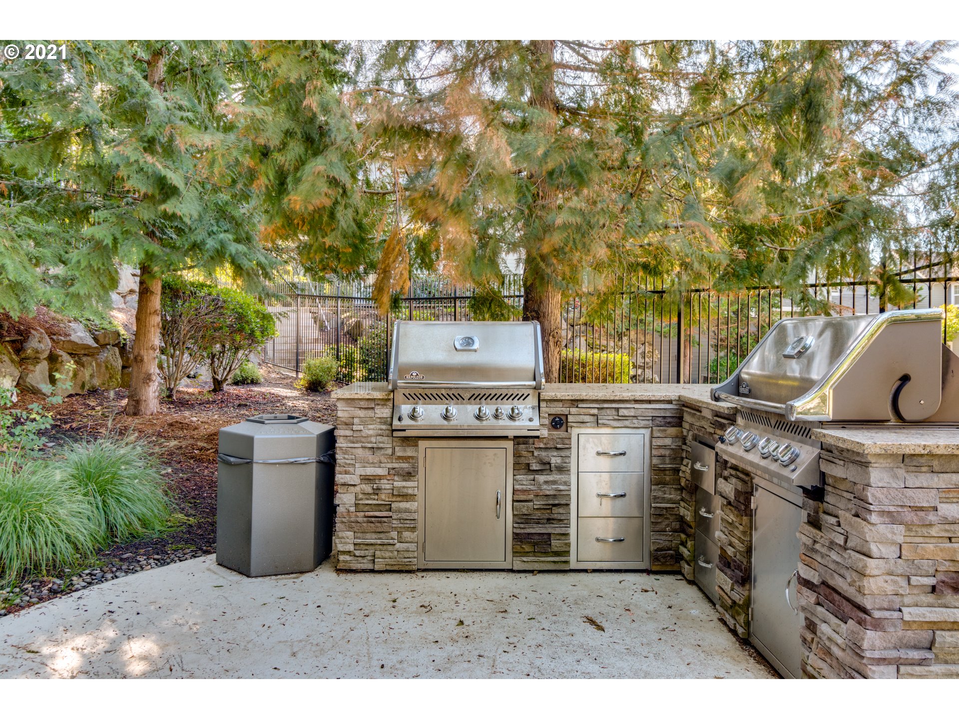 555 Springtree Lane West Linn, OR 97068 - Photo 26 of 26 Gallery Image 26