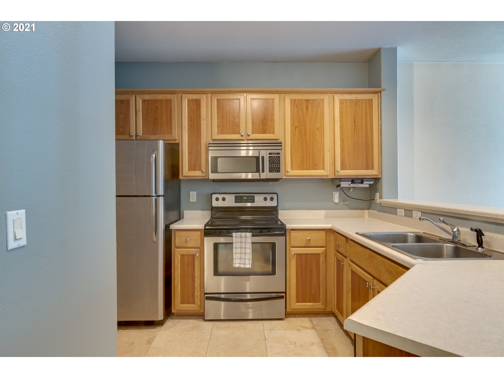 555 Springtree Lane West Linn, OR 97068 - Photo 5 of 26 Gallery Image 5