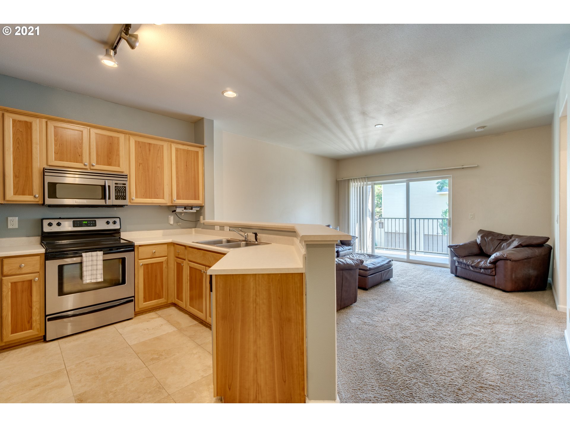 555 Springtree Lane West Linn, OR 97068 - Photo 7 of 26 Gallery Image 7