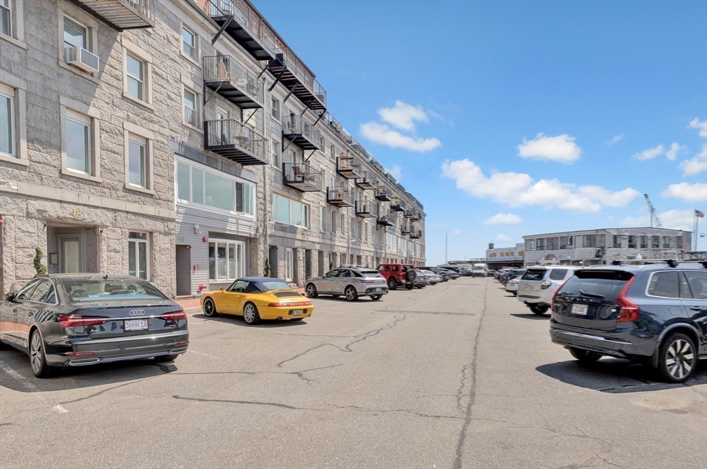 33 Commercial Wharf, Unit 32 Boston, MA 02110 - Photo 19 of 26