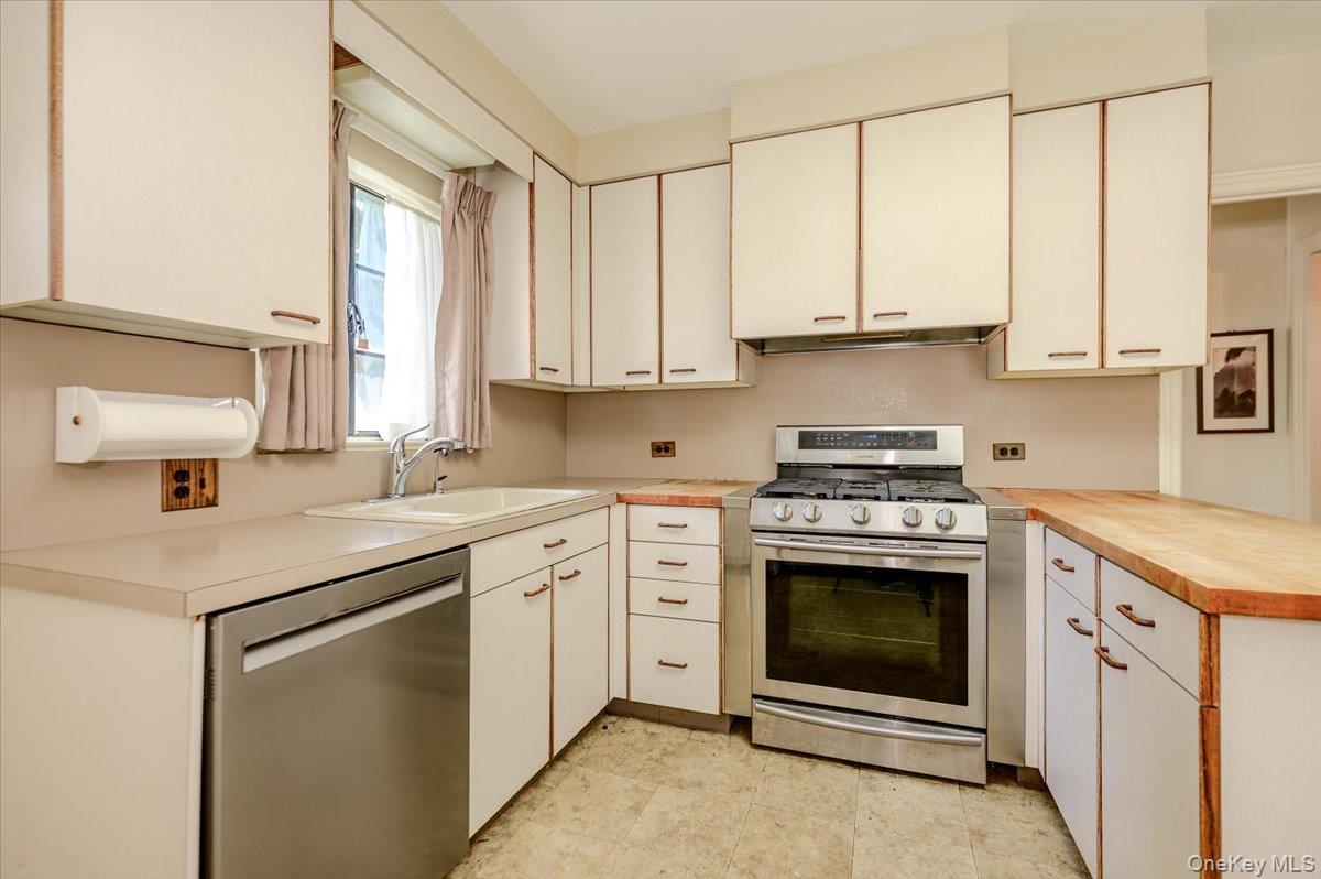 1264 Rhinelander Avenue Bronx, NY 10461 - Photo 14 of 50