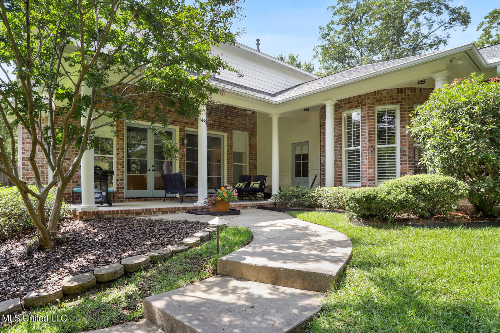 170 Richardson Road Ridgeland, MS 39157 - Photo 24 of 29 Back Patio