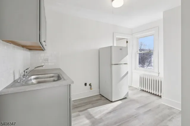 $1,650 | 66 North Washington Avenue, Unit 2, Bergenfield, NJ 07621