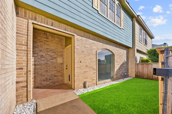 $155,500 | 10715 Sandpiper Drive, Houston, TX 77096