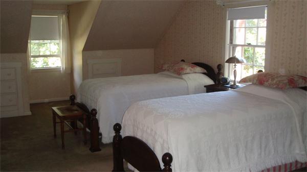 11 Mendon Street Upton, MA 01568 - Photo 10 of 17 Gallery Image 10