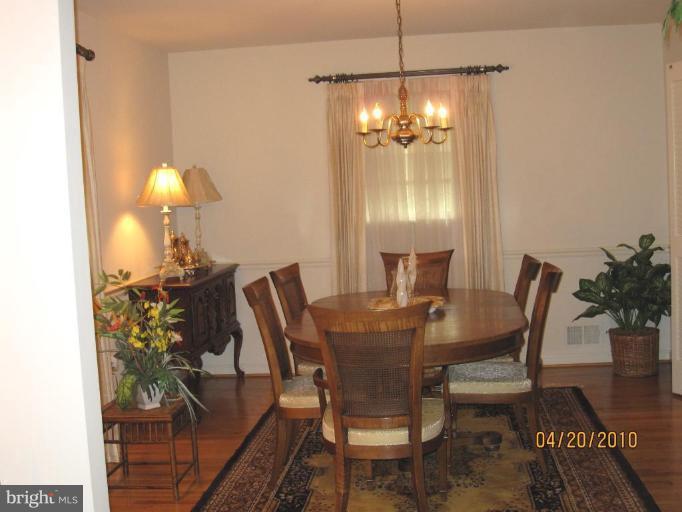 6713 Robinia Road Camp Springs, MD 20748 - Photo 5 of 30 DINING ROOM