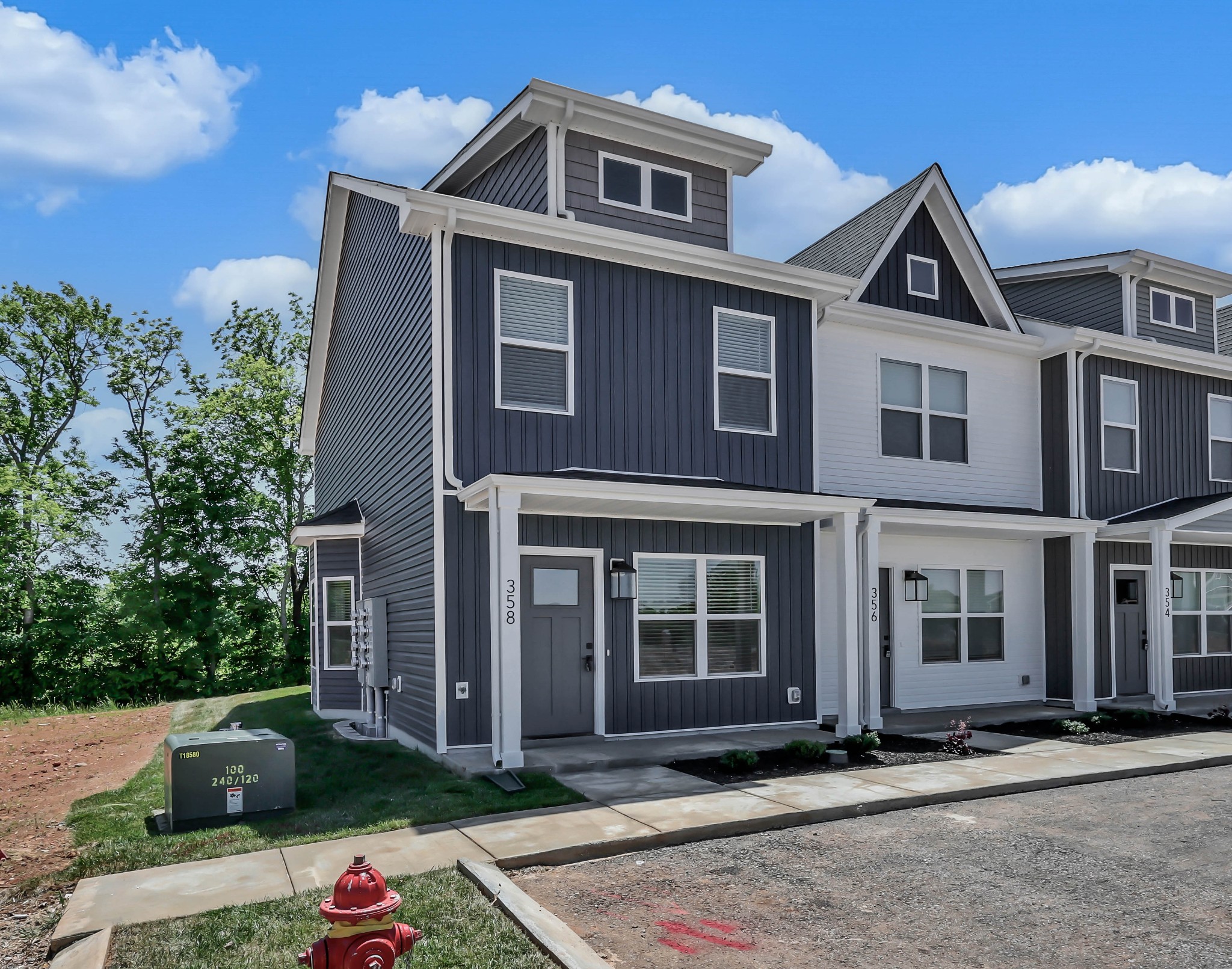 358 Front Rdg Circle Clarksville, TN 37042 - Photo 2 of 29