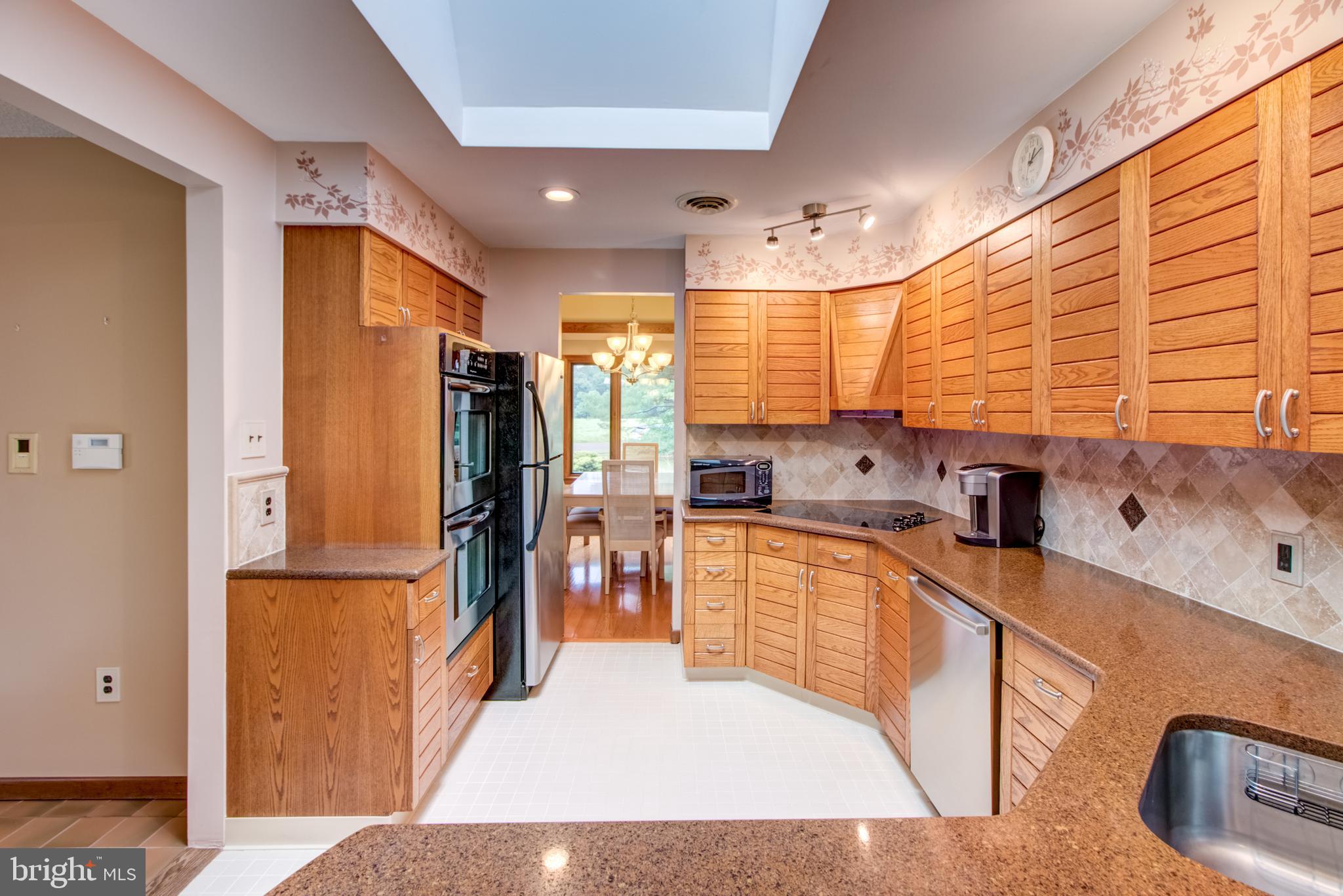 27 Iron Bridge Road Hamilton, NJ 08620 - Photo 12 of 50