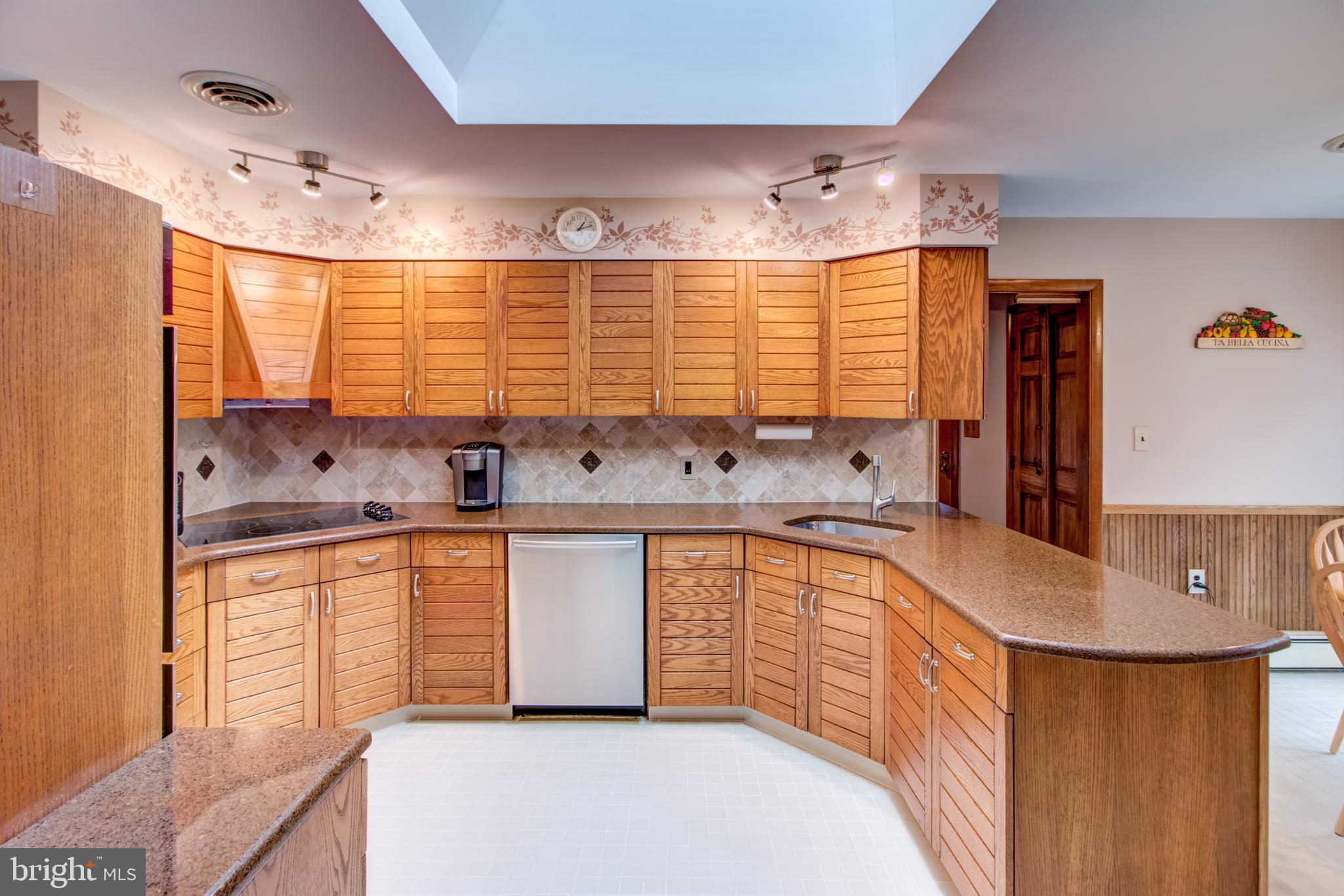 27 Iron Bridge Road Hamilton, NJ 08620 - Photo 14 of 50