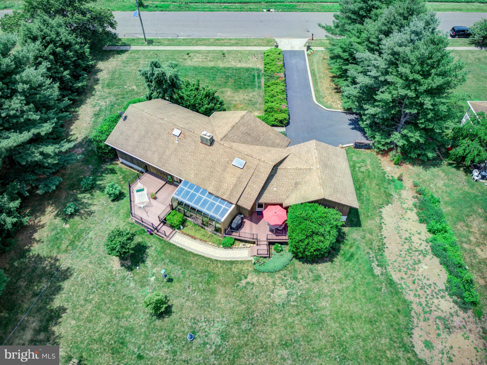 27 Iron Bridge Road Hamilton, NJ 08620 - Photo 3 of 50