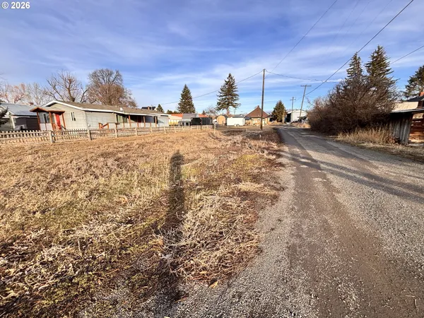 $100,000 | Robert, Enterprise, OR 97828