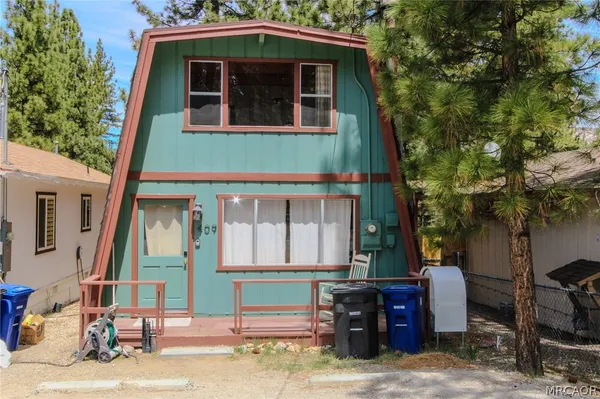 $1,800 | 409 West Sherwood Boulevard, Big Bear City, CA 92314