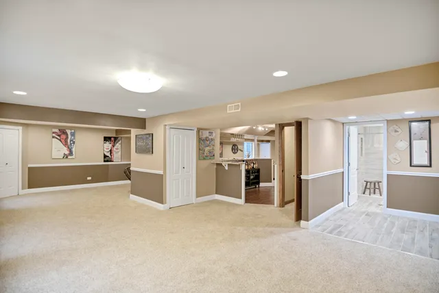 $1,090,000 | 1535 South Douglas Avenue, Arlington Heights, IL 60005