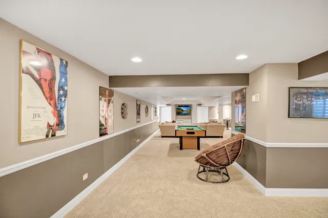 $1,090,000 | 1535 South Douglas Avenue, Arlington Heights, IL 60005