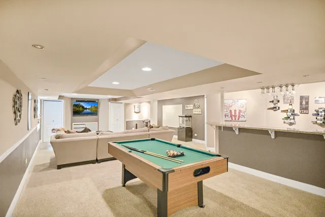 $1,090,000 | 1535 South Douglas Avenue, Arlington Heights, IL 60005