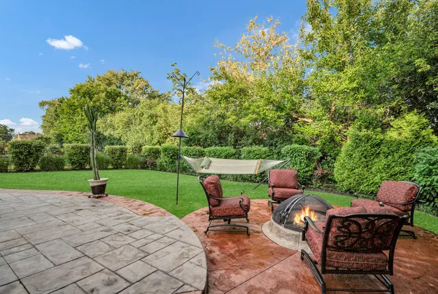 $1,090,000 | 1535 South Douglas Avenue, Arlington Heights, IL 60005