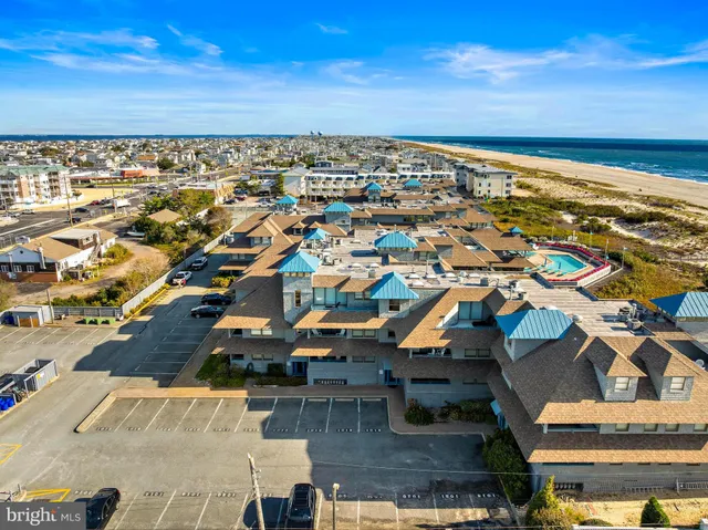 $999,999 | 1001 Ocean Avenue, Unit 1012, Ship Bottom, NJ 08008