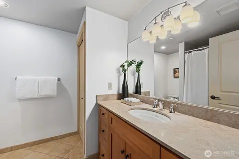 $949,000 | 745 Bellevue Avenue East, Unit 109, Seattle, WA 98102