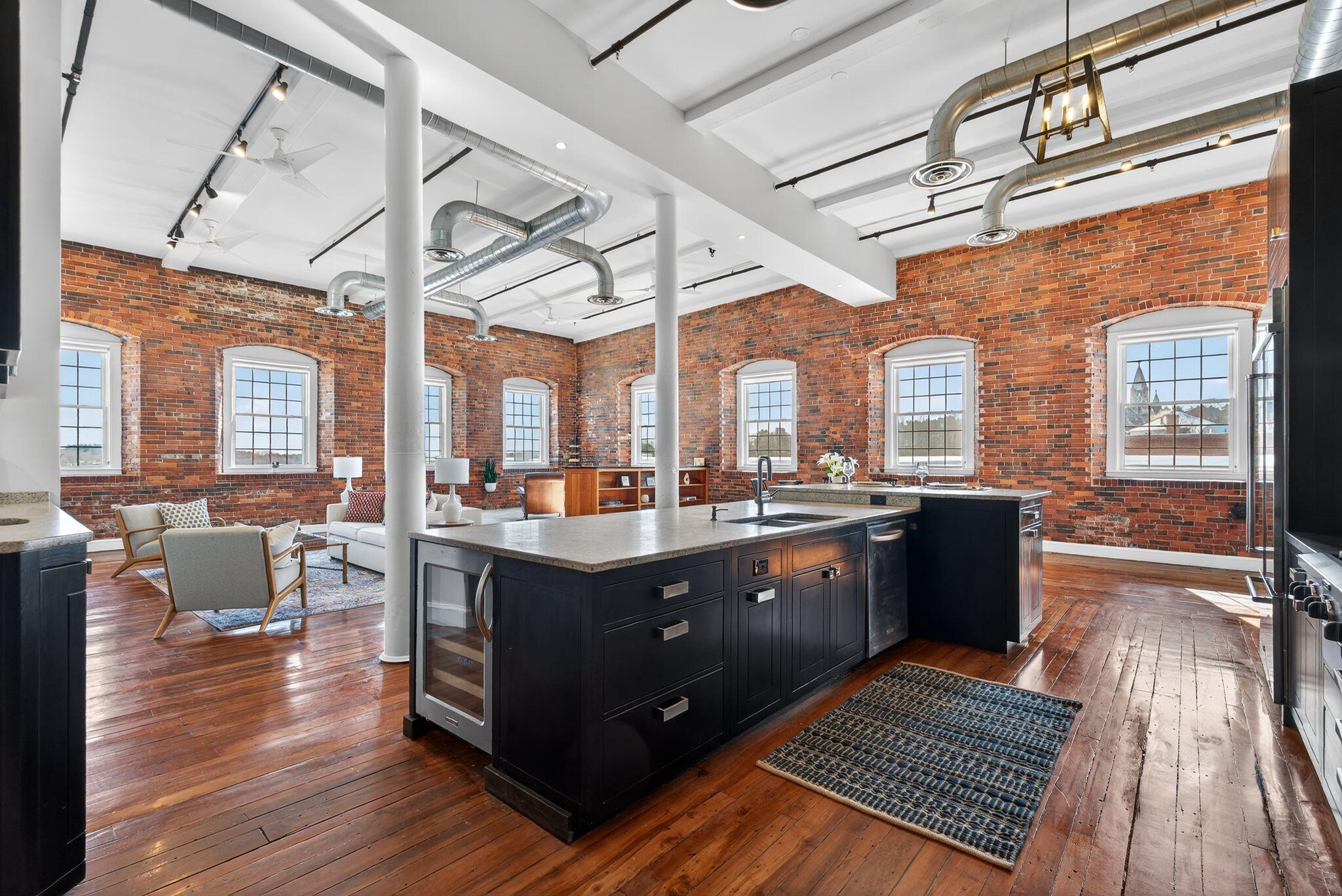 Phenomenal Water View Condo 18-501