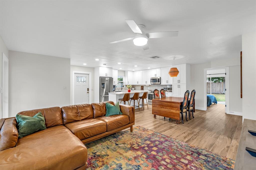 2921 Northeast 53rd Street Lighthouse Point, FL 33064 - Photo 9 of 28