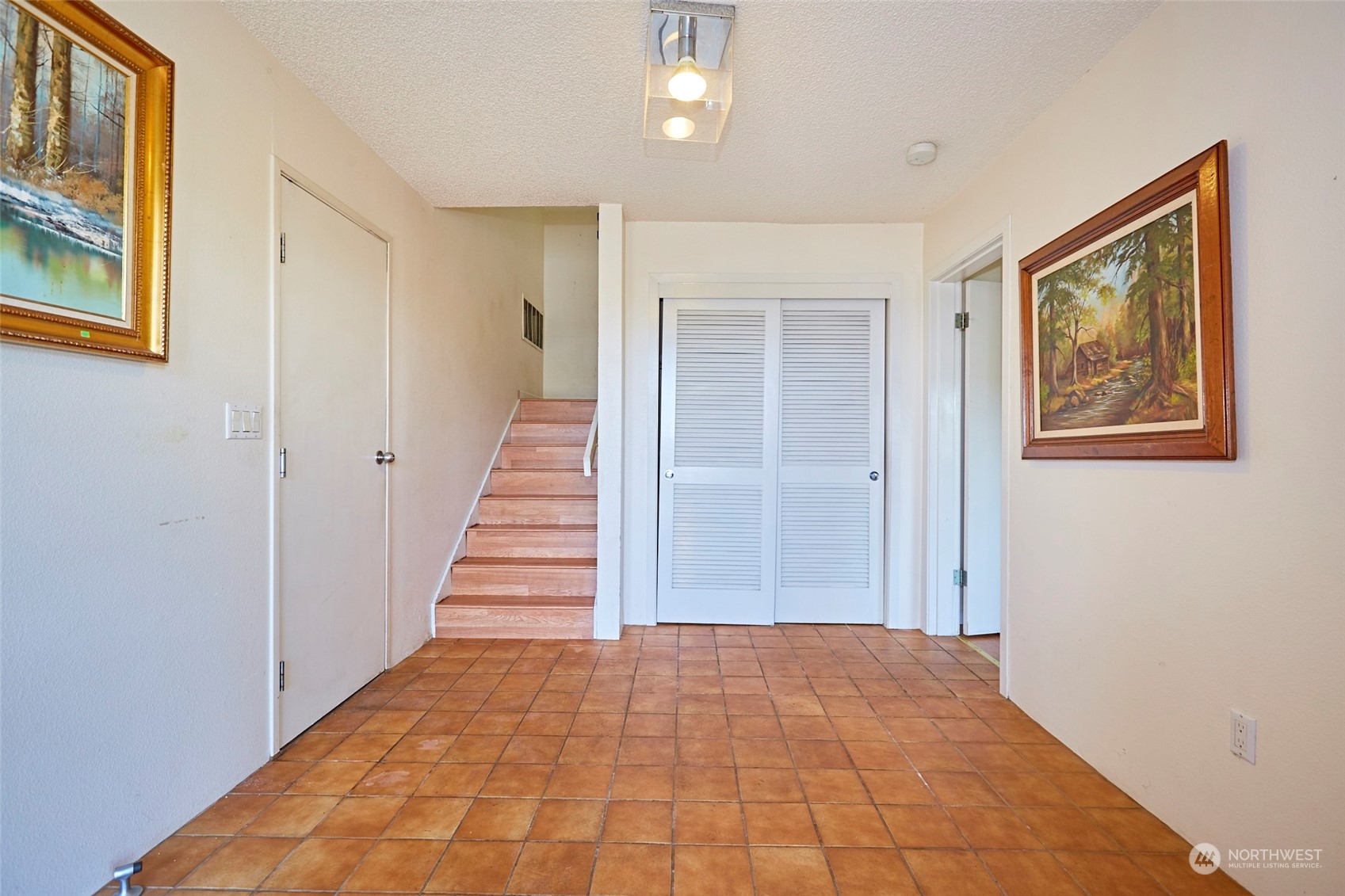 6902 Southeast Riverside Drive, Unit 4 Vancouver, WA 98664 - Photo 3 of 25 a view of an entryway with staircase