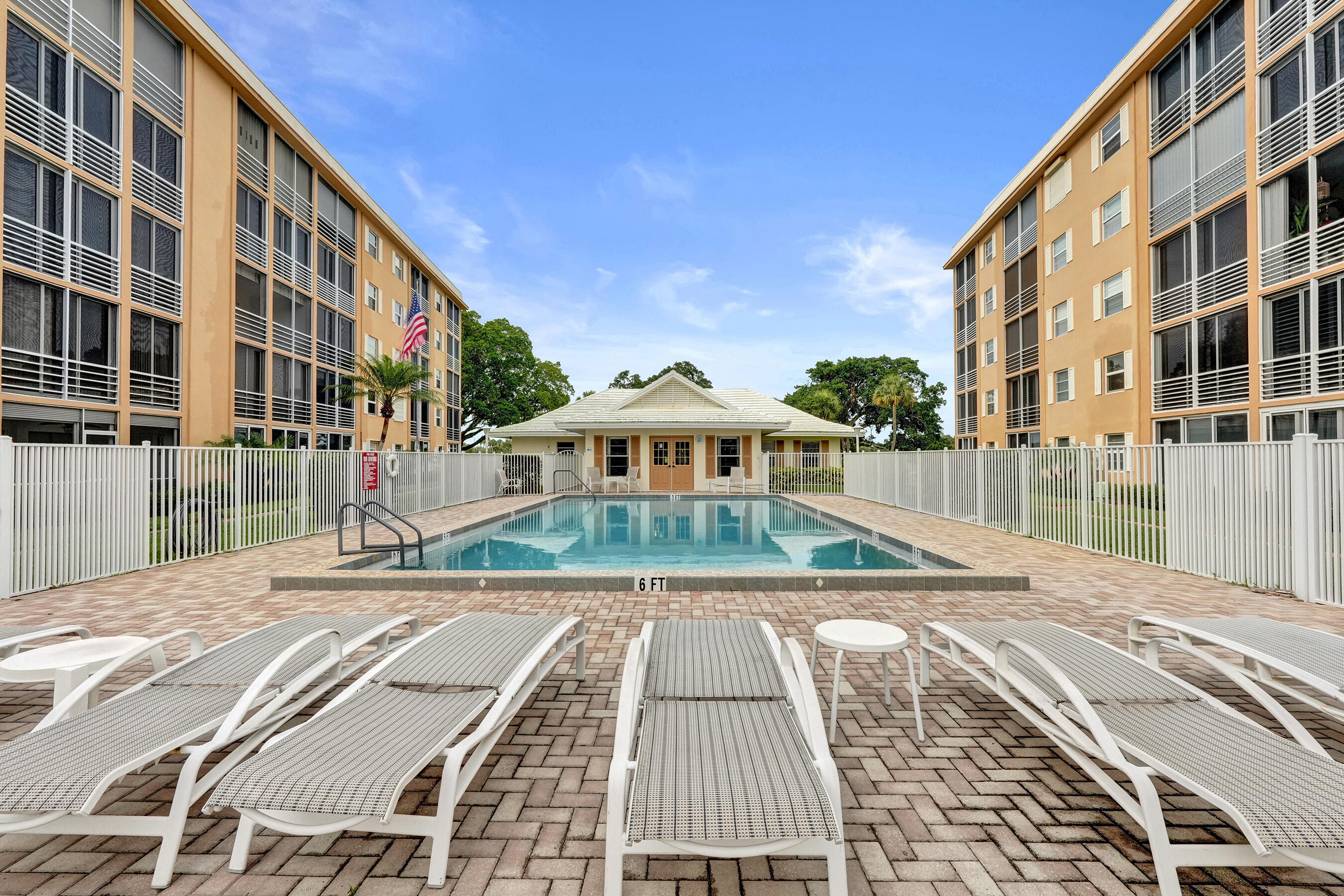304 Golfview Road, Unit 304 North Palm Beach, FL 33408 - Photo 24 of 39 Waterway East-Pool 1