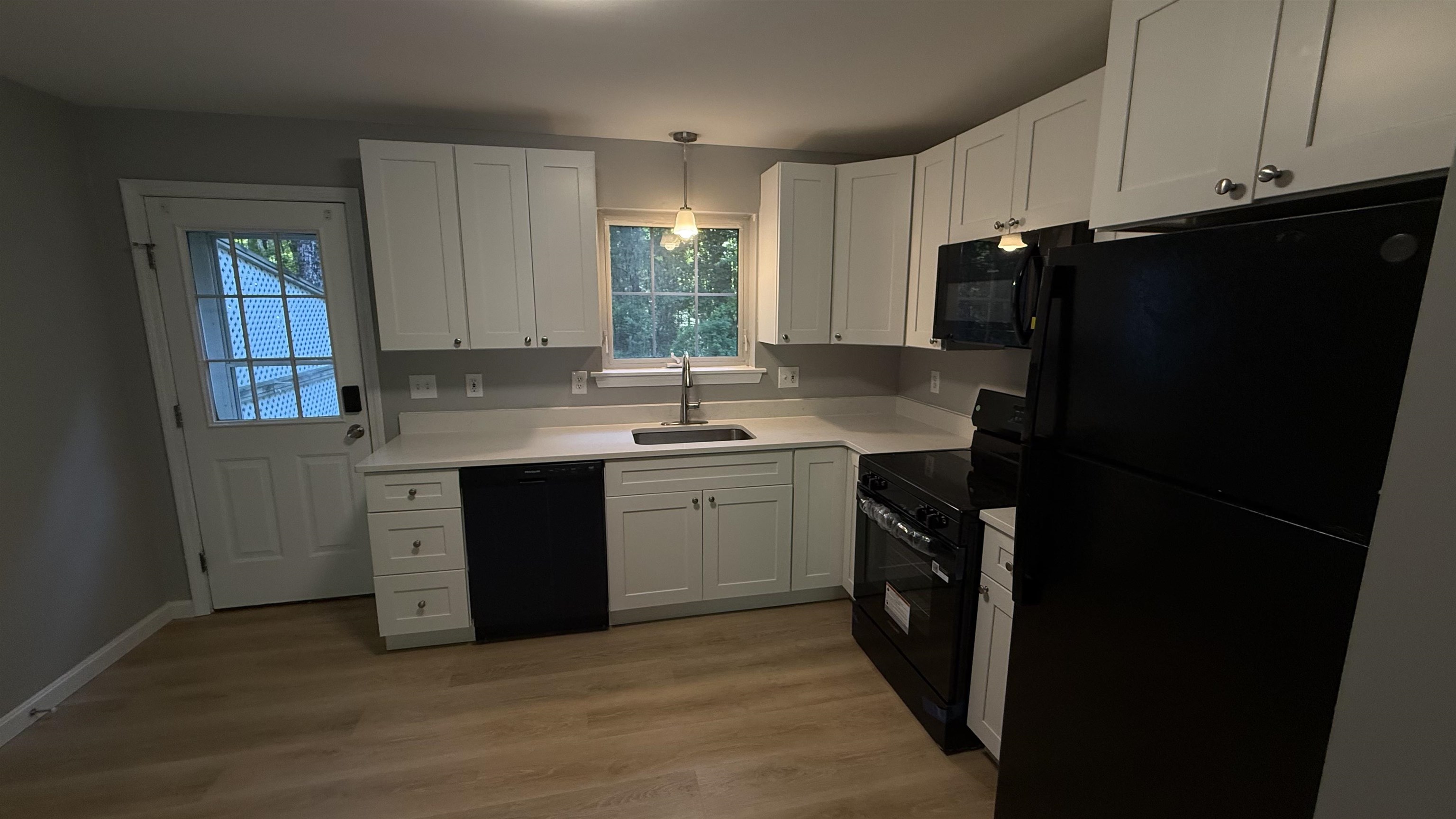 3 Ham Road, Unit 4 Epping, NH 03042 - Photo 3 of 27