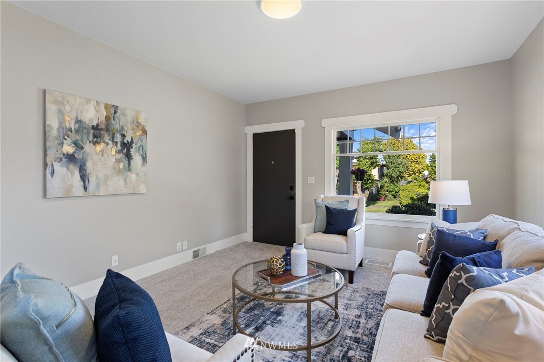 2022 Virginia Avenue Everett, WA 98201 - Photo 2 of 29