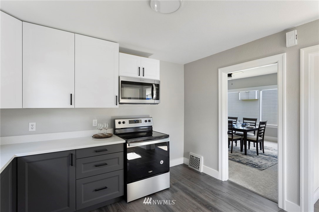 2022 Virginia Avenue Everett, WA 98201 - Photo 11 of 29