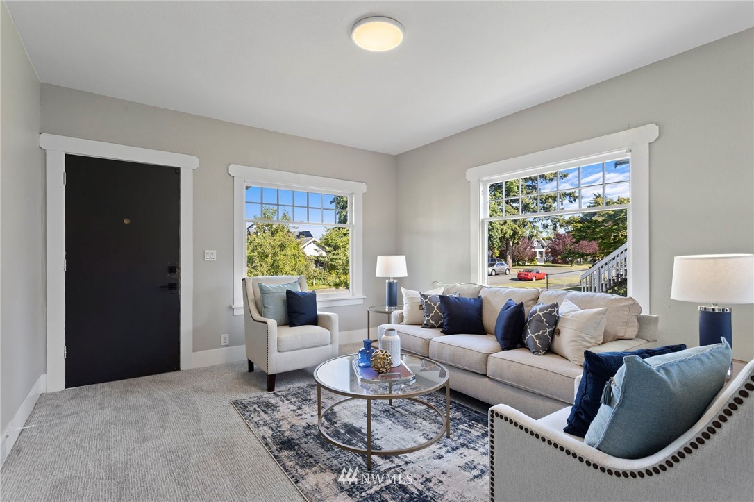 2022 Virginia Avenue Everett, WA 98201 - Photo 3 of 29