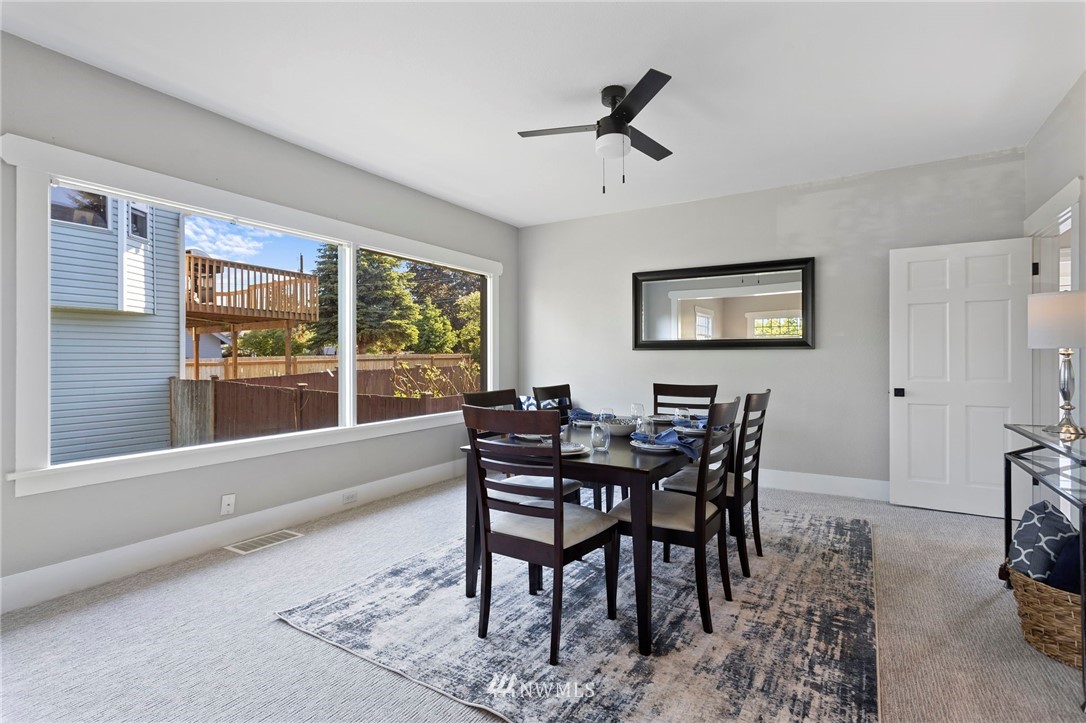 2022 Virginia Avenue Everett, WA 98201 - Photo 7 of 29