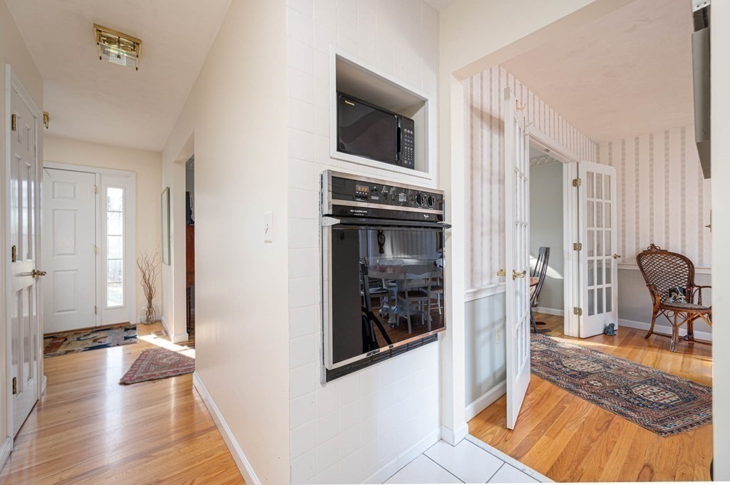4 Camelot Circle Dudley, MA 01571 - Photo 18 of 42 a view of a living room