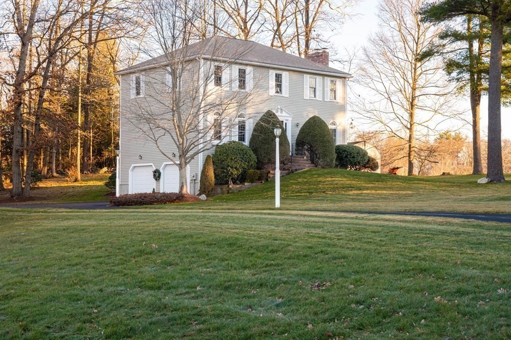 4 Camelot Circle Dudley, MA 01571 - Photo 4 of 42 a view of a house with a yard