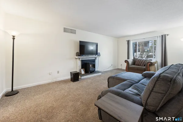 $249,900 | 41 Coach Drive, Unit 41, Southington, CT 06489