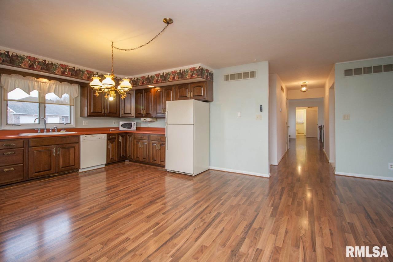 500 Highview Ridge Washburn, IL 61570 - Photo 4 of 36 Gallery Image 4