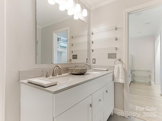 $350,000 | 212 West 10th Street, Unit 3, Charlotte, NC 28202