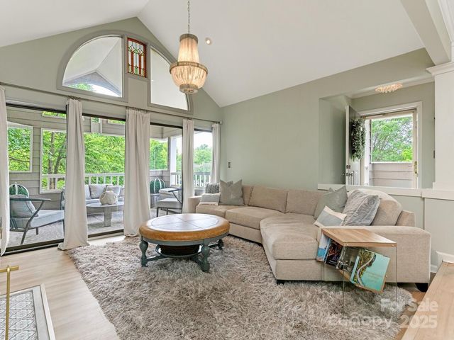 $350,000 | 212 West 10th Street, Unit 3, Charlotte, NC 28202