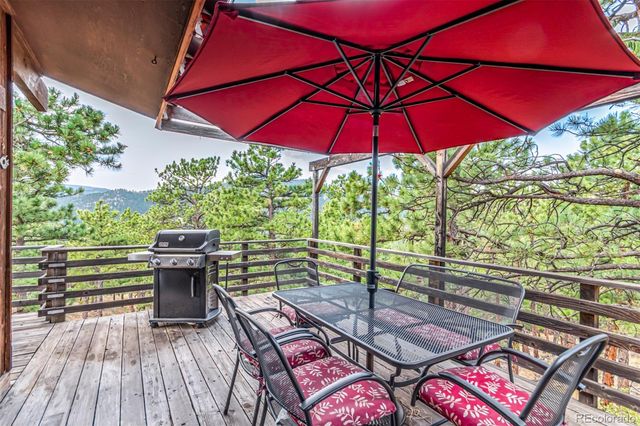 a view of a yard with trees